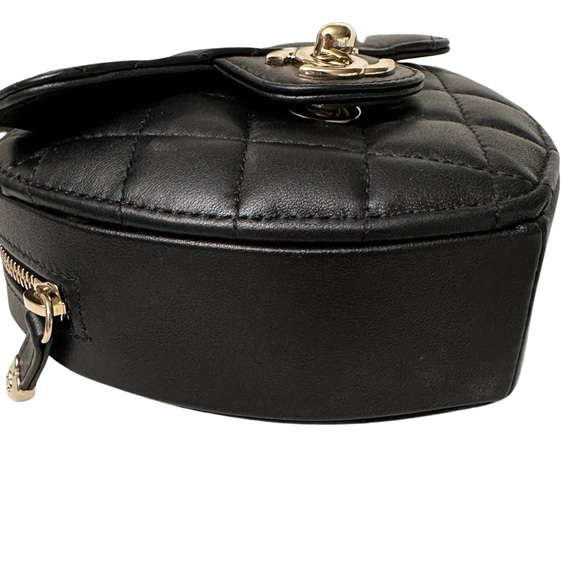 Chanel CC in Love Heart Crossbody Bag Quilted Lambskin Black Light Gold Hardware - Picture 5 of 15